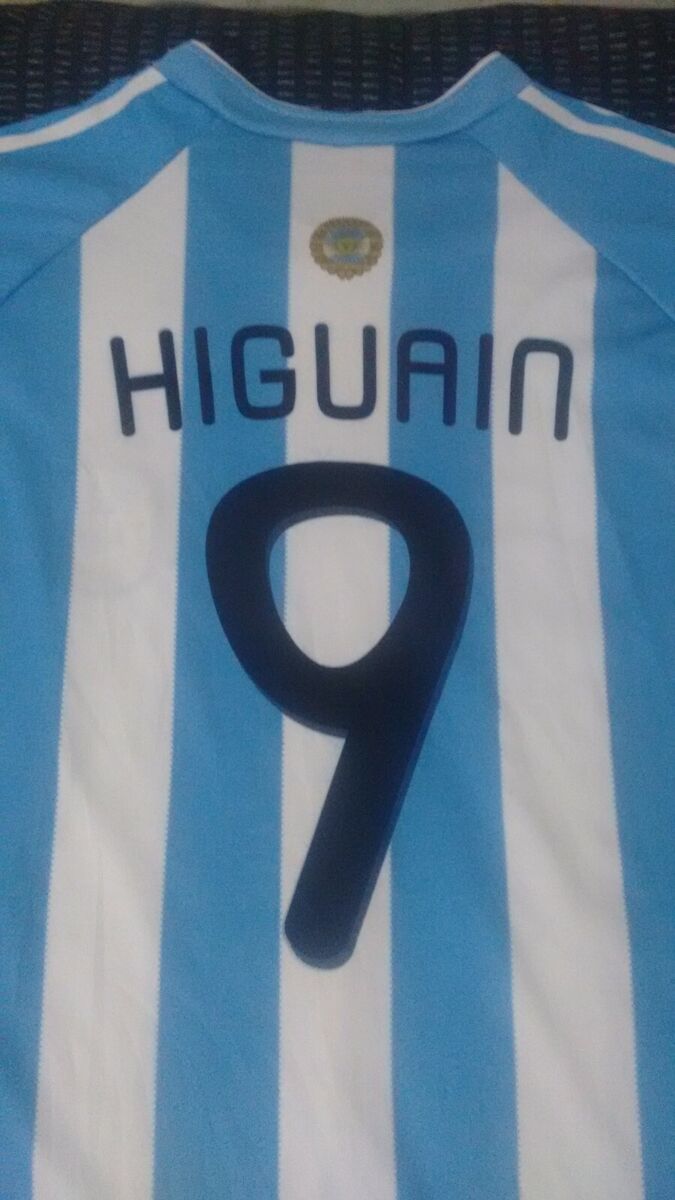 Nueva equipacion Higuain del Argentina para Copa del mundo 2014